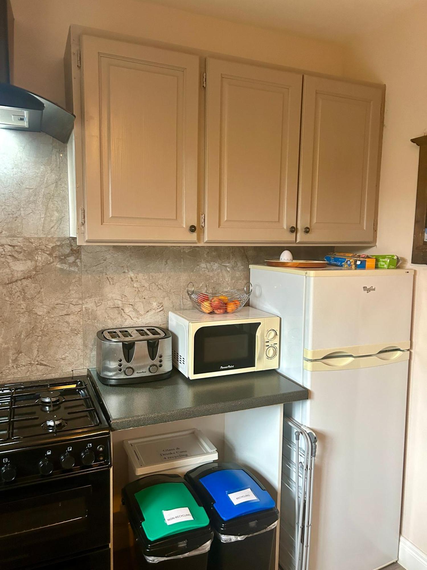 קליפדן Buttermilk Lodge Guest Accommodation מראה חיצוני תמונה
